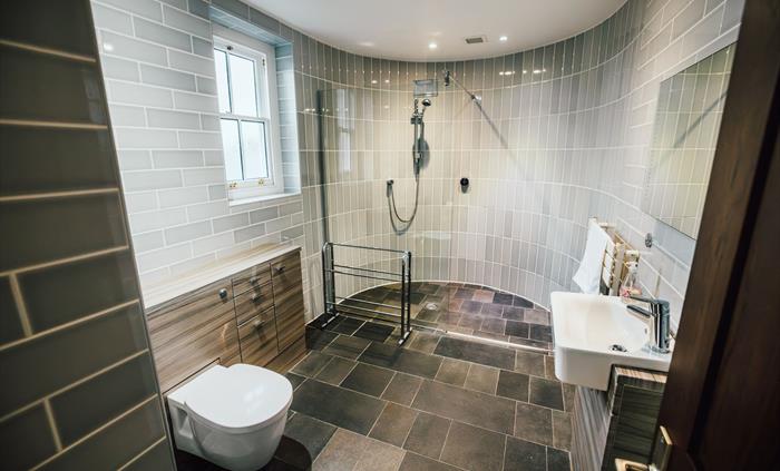 Branwen bathroom